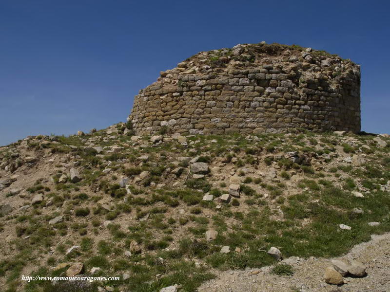 DETALLE DE LA BASE DE LA TORRE